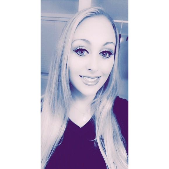 Meet your Posher, Marissa - Picture 1 of 1